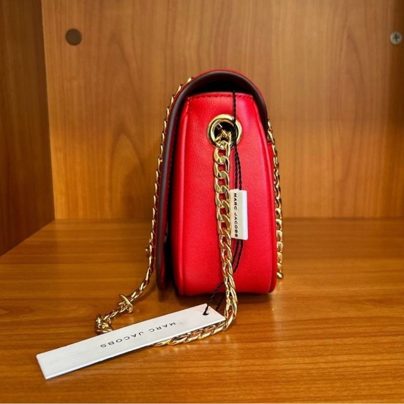 NWT Marc Jacob’s - Lipstick Red Shoulder Bag with Gold Chain - Picture 6 of 10